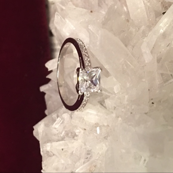 đź’‹đź’‹Princess Cut Sterling Silver Engagementđź’‹đź’‹ - Picture 3 of 7